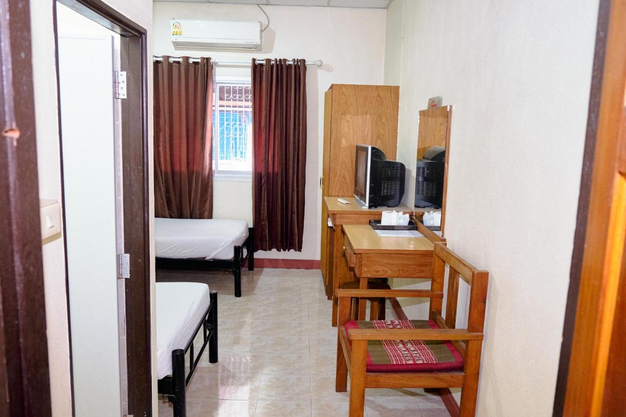 Toon Guesthouse Sukhothai Bagian luar foto