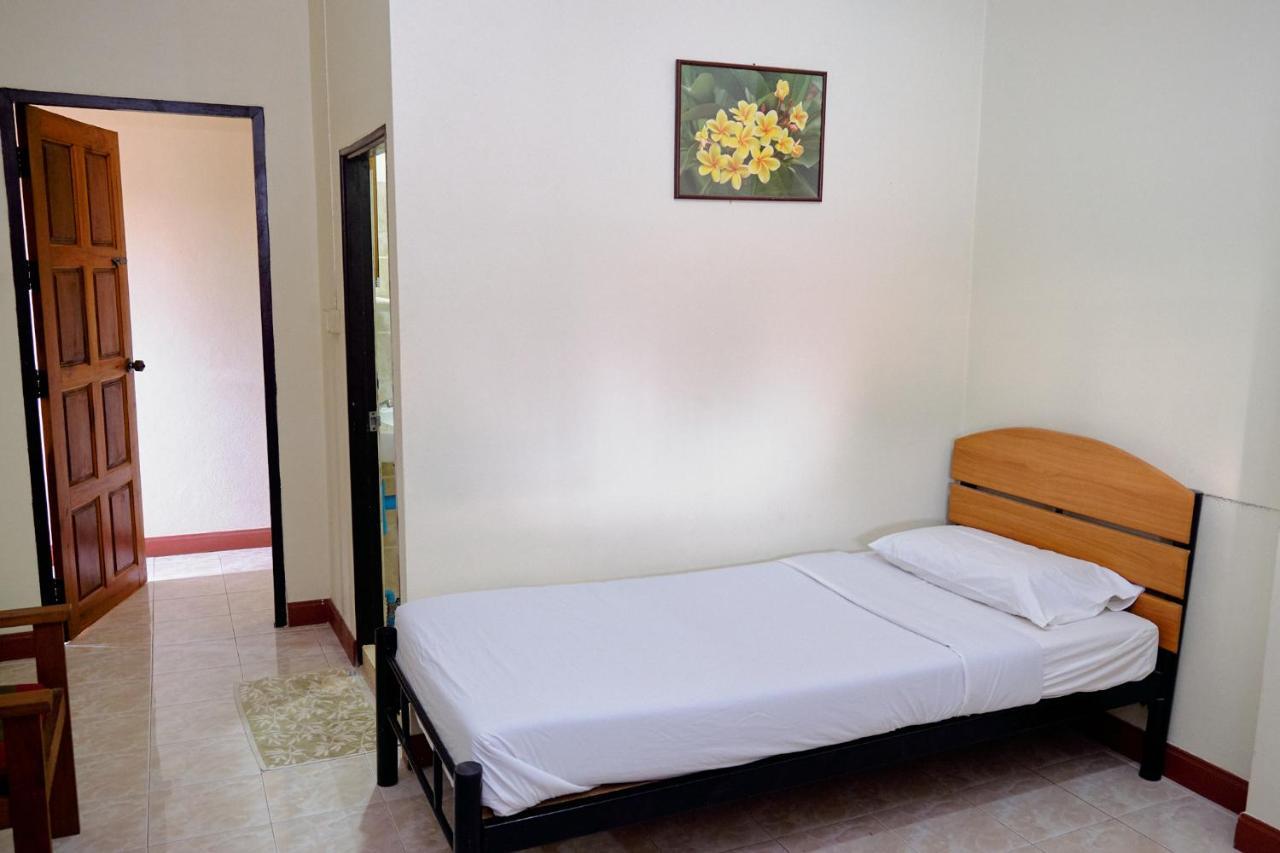 Toon Guesthouse Sukhothai Bagian luar foto
