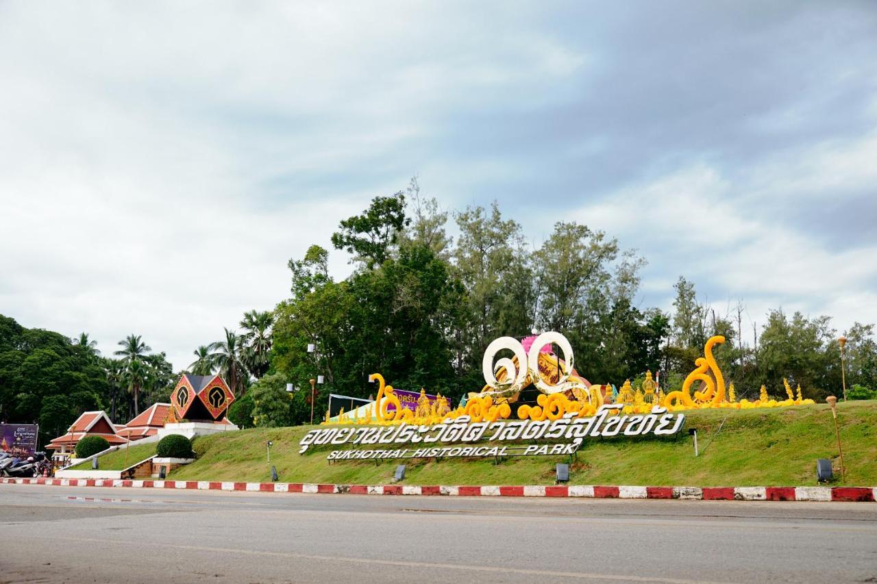 Toon Guesthouse Sukhothai Bagian luar foto