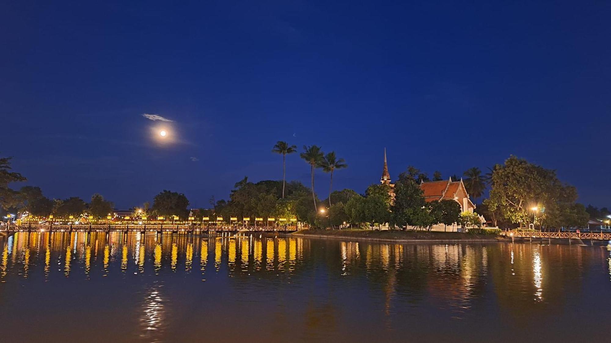 Toon Guesthouse Sukhothai Bagian luar foto