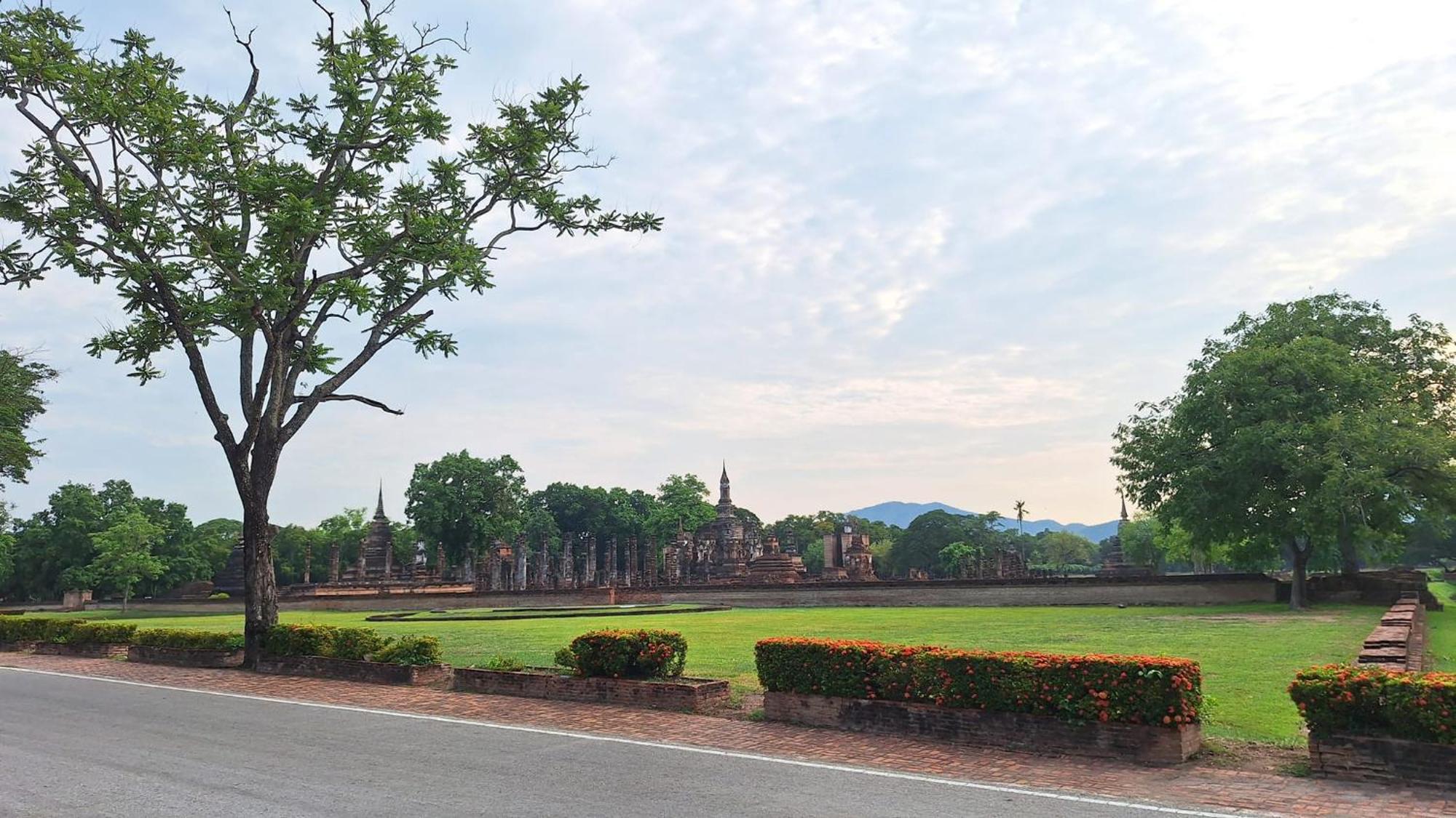 Toon Guesthouse Sukhothai Bagian luar foto